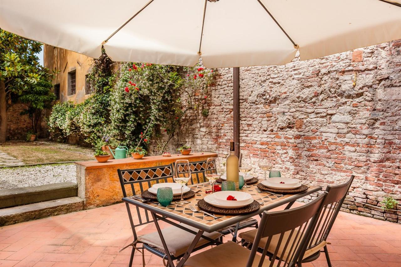 شقة Hostly - Garden House Near The Tower - Historical House With Private Garden بيزا المظهر الخارجي الصورة