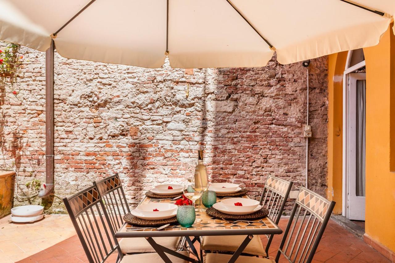 شقة Hostly - Garden House Near The Tower - Historical House With Private Garden بيزا المظهر الخارجي الصورة